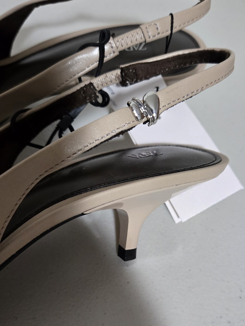 NWT Zara Classic Pointed-Toe Slingback Kitten Heel in Beige Size 9 - Picture 9 of 9